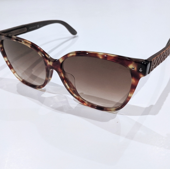 💫BOTTEGA VENETA💫Wayfarer Cat Eye Sunnies ☀️ - Picture 3 of 7